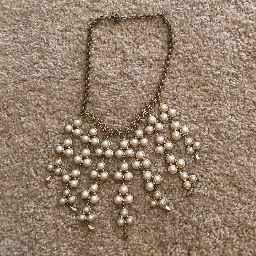 Stella & Dot bib pearl necklace